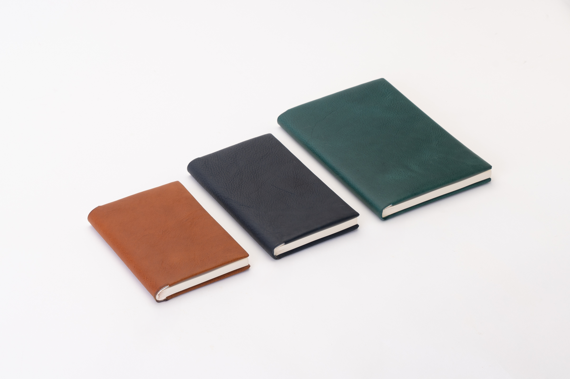 本のようなノートカバー dritto Note cover – PLOWS