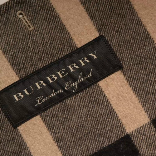 洗練されたポロシャツをお探しならバーバリーを要チェック