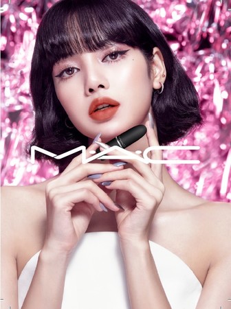 リサ（BLACKPINK）のビジュアルカードプレゼントキャンペーン11月20日