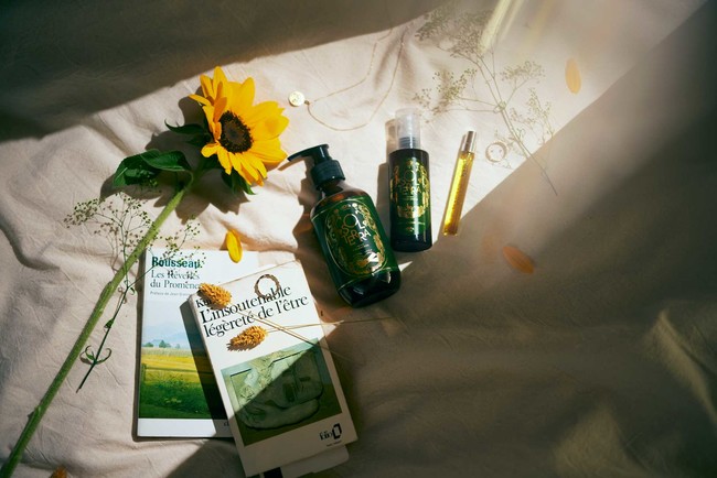 大輪のひまわり」をイメージした夏の新作フレグランス。パーソナライズ