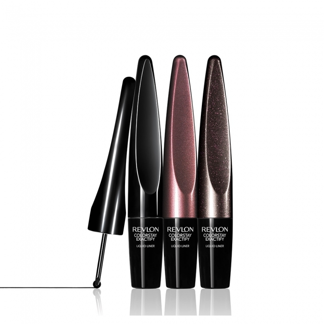 レブロンのアイライナー革命*ブレずにキマる、精密ライン!新感覚