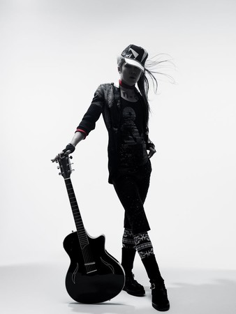 雅-MIYAVI-」EMIへ移籍！アーティスト名表記変更、3月に移籍第一弾DVD