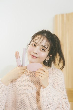 チャンネル登録者数40万人超のYouTuber・ももちのプロデュースコスメ本