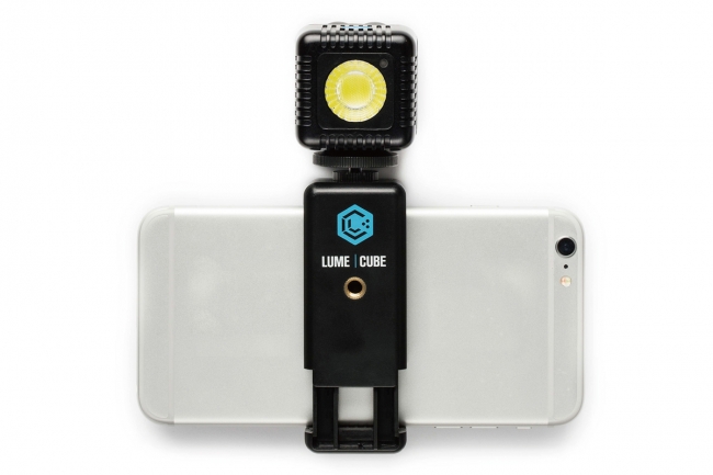 スマホに接続できる手のひらサイズのLEDライト「LUME CUBE AIR」および