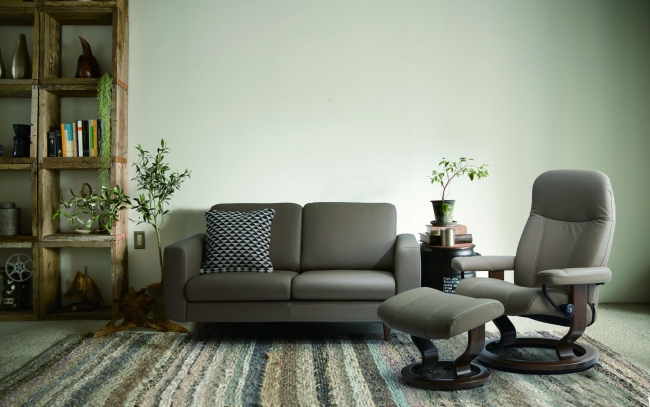 エコーネス】日本仕様のコンパクトソファ「ストレスレス®ラウンジ