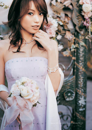 41歳になっても奇跡！ 蛯原友里話題の単行本が電子書籍化 | 株式会社