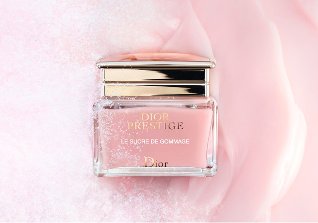 触れたくなるバラ色の艶肌へ導く進化した、スクラブ マスク