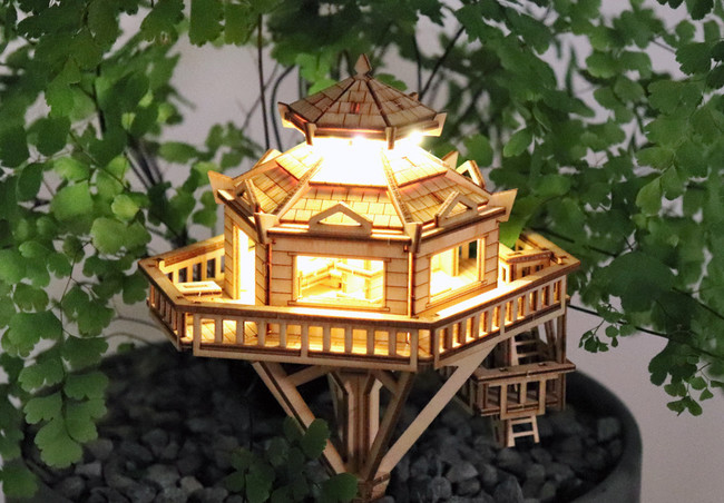 組み立てに思わず夢中になる！植木鉢に飾れるLEDライト付きミニチュア
