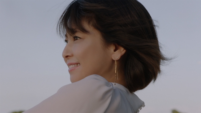 アスタブラン Wリフト センセーション」森高千里さんが同世代の女性に