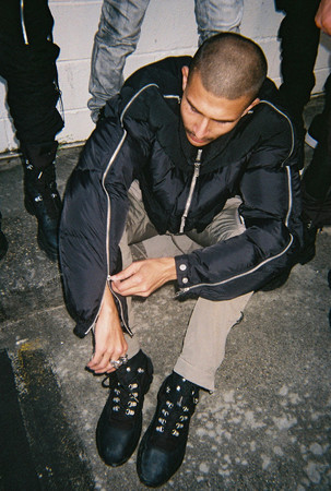 イタリア初のアウトフィットレーベル《TATRAS》が、LA発の新進気鋭の