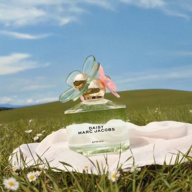MARC JACOBSを代表するフレグランス「DAISY」から、春限定の「マーク