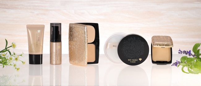 ミツバチと花々の恵みで、大人肌を美しく咲かせるベースメイクシリーズ