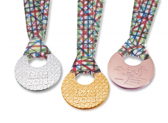 東京マラソン」に関わる全ての人々とその“縁”を折り重なる線や円で表現