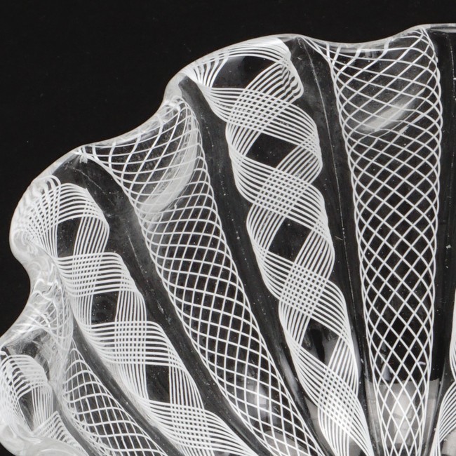 ヴェネチアの秘宝、レースガラス。その伝統技法を守り続け、今日まで