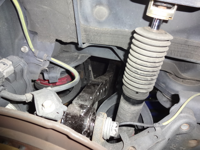 30系 アルファード リアアッパーアーム交換 四輪アライメント