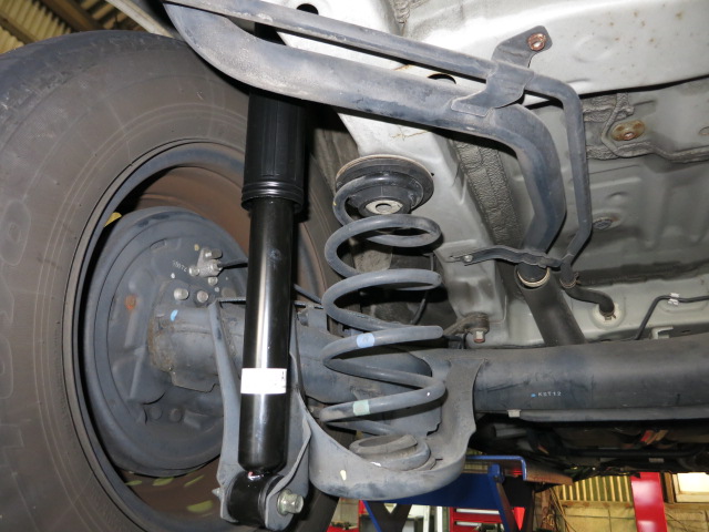GB3 フリード 足回りリフレッシュ作業 純正サスペンション 交換