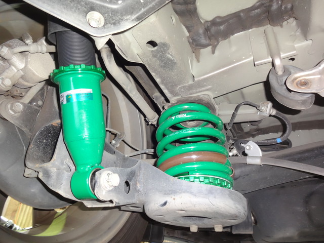 ACR50W エスティマ TEINの車高調 FLEX Zに交換 ｜ 持ち込み取付専門