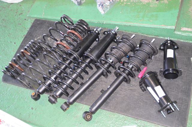 GRS200 クラウンアスリート サスペンションの取り付けと四輪