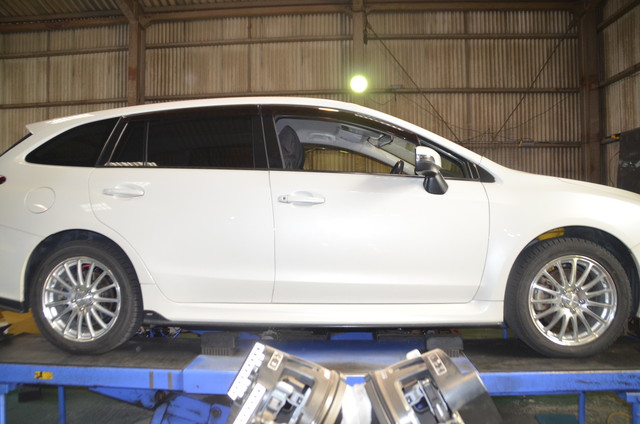 VMG レヴォーグ ショックアブソーバー交換 と 四輪アライメント調整