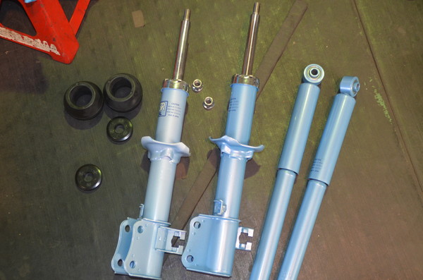 DA62W エブリィワゴン ショックアブソーバー交換と四輪アライメント