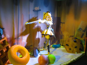円環の理に導かれて：等身大フィギュアがお目見え！ 魔法少女まどか