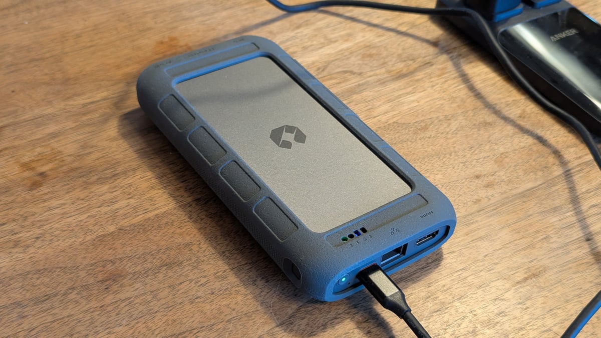 最大16TBを手軽に持ち運べるポータブルNAS「UnifyDrive UT2」レビュー