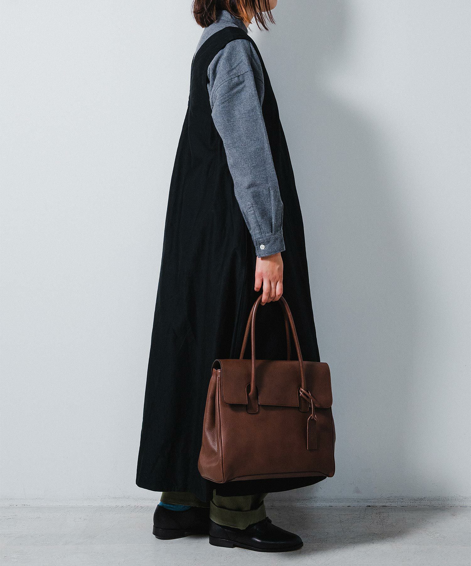 ハイグレードレザーフラップバッグM | quadro (クオドロ) 公式サイト