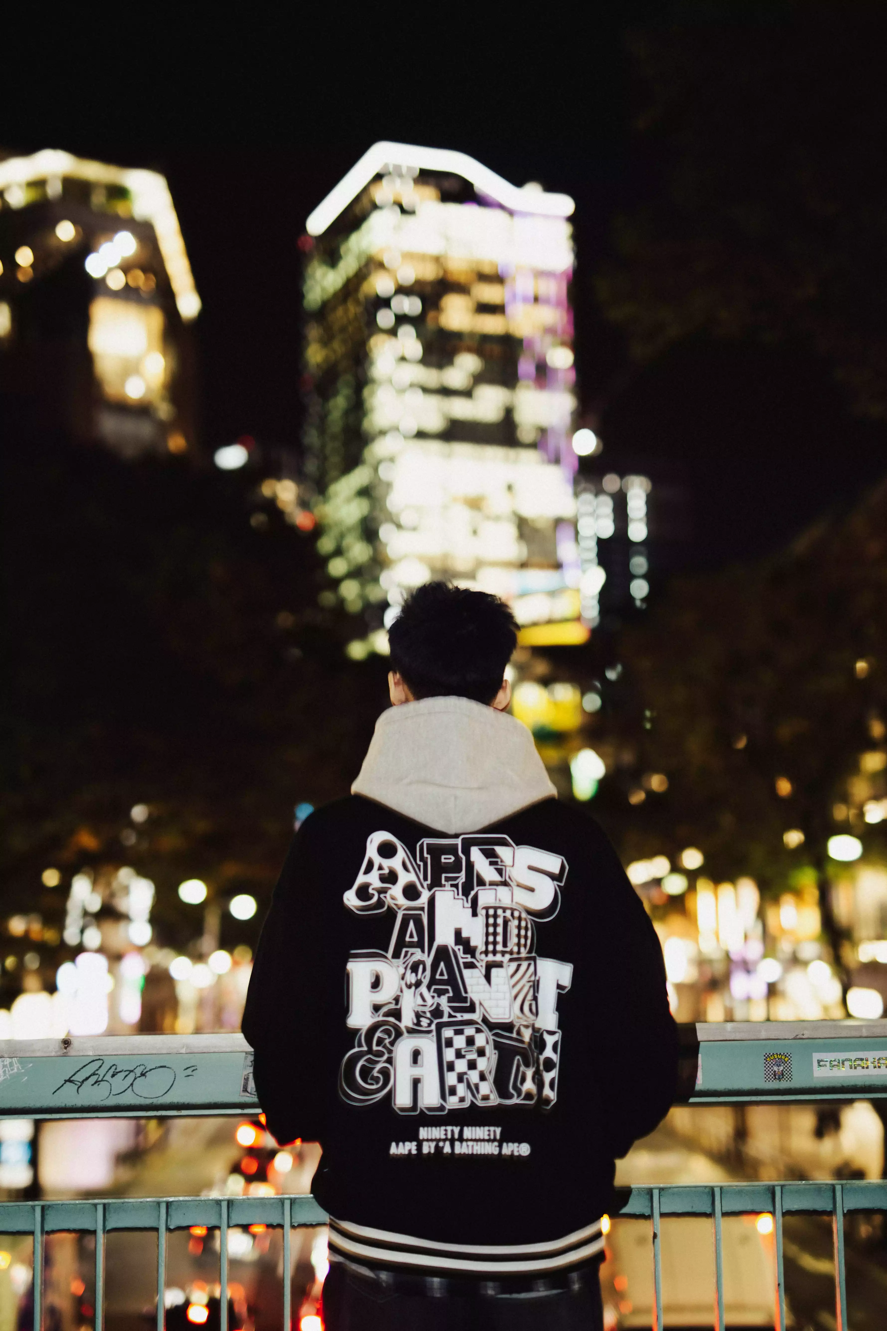 9090とAapeがコラボ・90年代の裏原の世界観とヒップホップカルチャーを