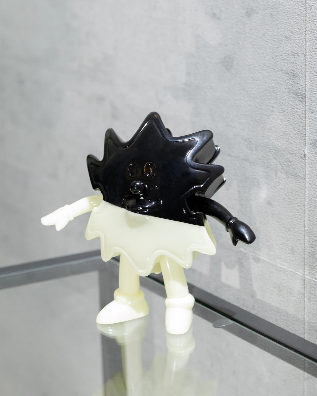 KIXSIXとDevilockのキャラクターアイコンPALM BOYのコラボフィギュアを