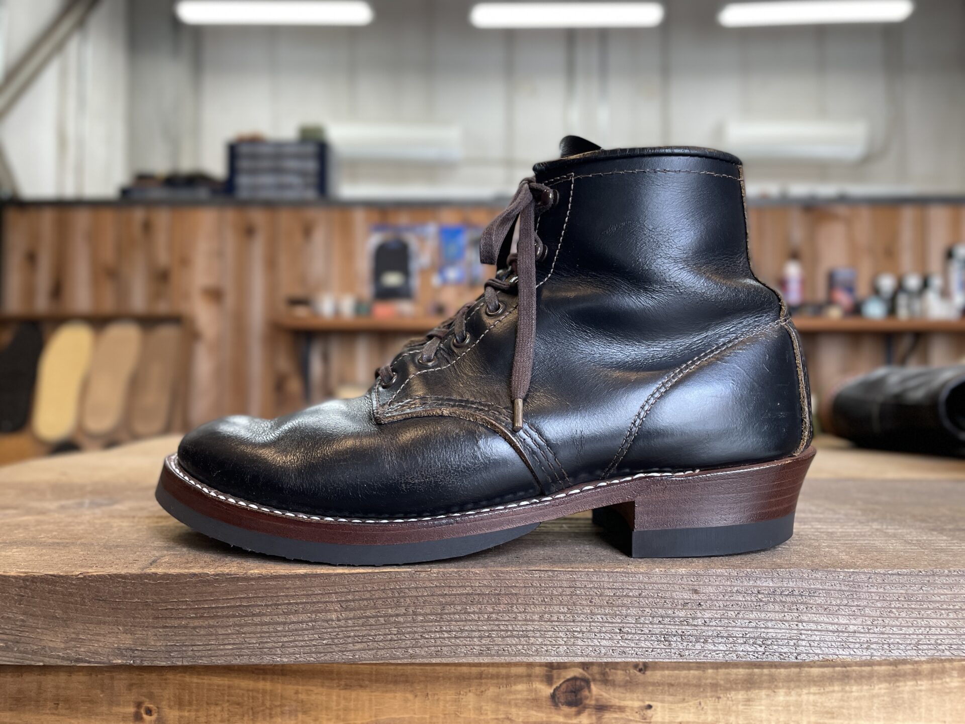 履き込まれたレッドウイング9060・ベックマンフラットボックスをソール