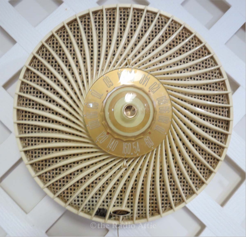 Toshiba 7TH-425 (1961) Wall Mount Radio - FOR SALE! - item 1800037