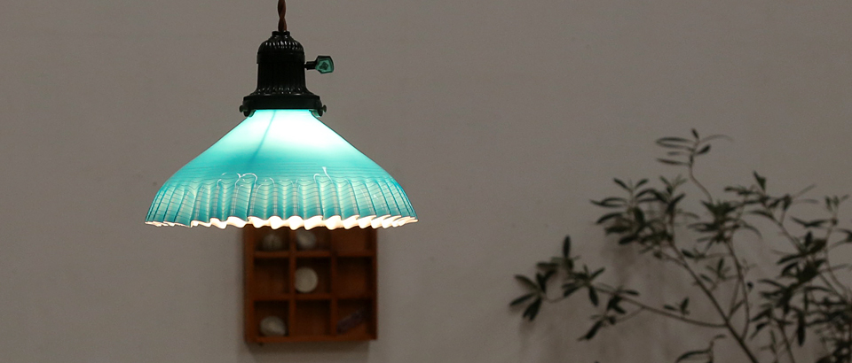 大正ロマンな照明、アンティークガラスシェードのデザイン集