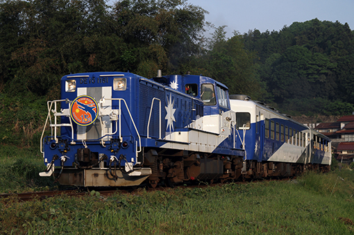 JR西】〈奥出雲おろち号〉15周年記念ヘッドマークで運転中 | 鉄道ホビダス