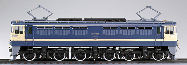 青島文化教材社からEF65・60がアルミ製車輪の付いた1:50スケールキット