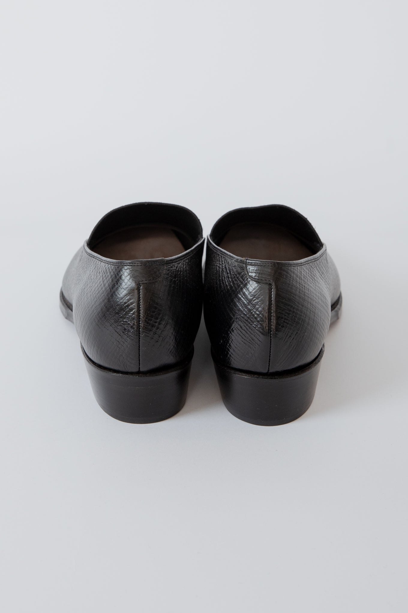 SHIRRING OPERA PUMPS / BLACK EMBOSS – RAINMAKER KYOTO