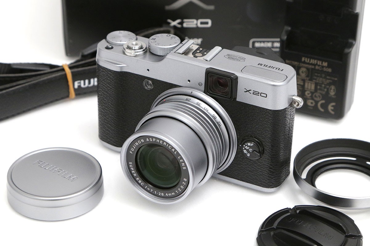 X20 シルバー CA01-B1379-2S4-ψ | 富士フイルム | コンパクトデジタル