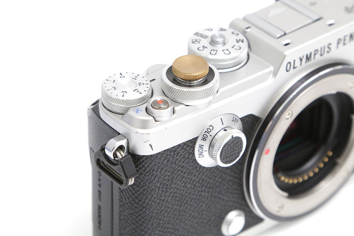 OLYMPUS PEN-F ボディ [シルバー]（純正予備バッテリー付き・センサー