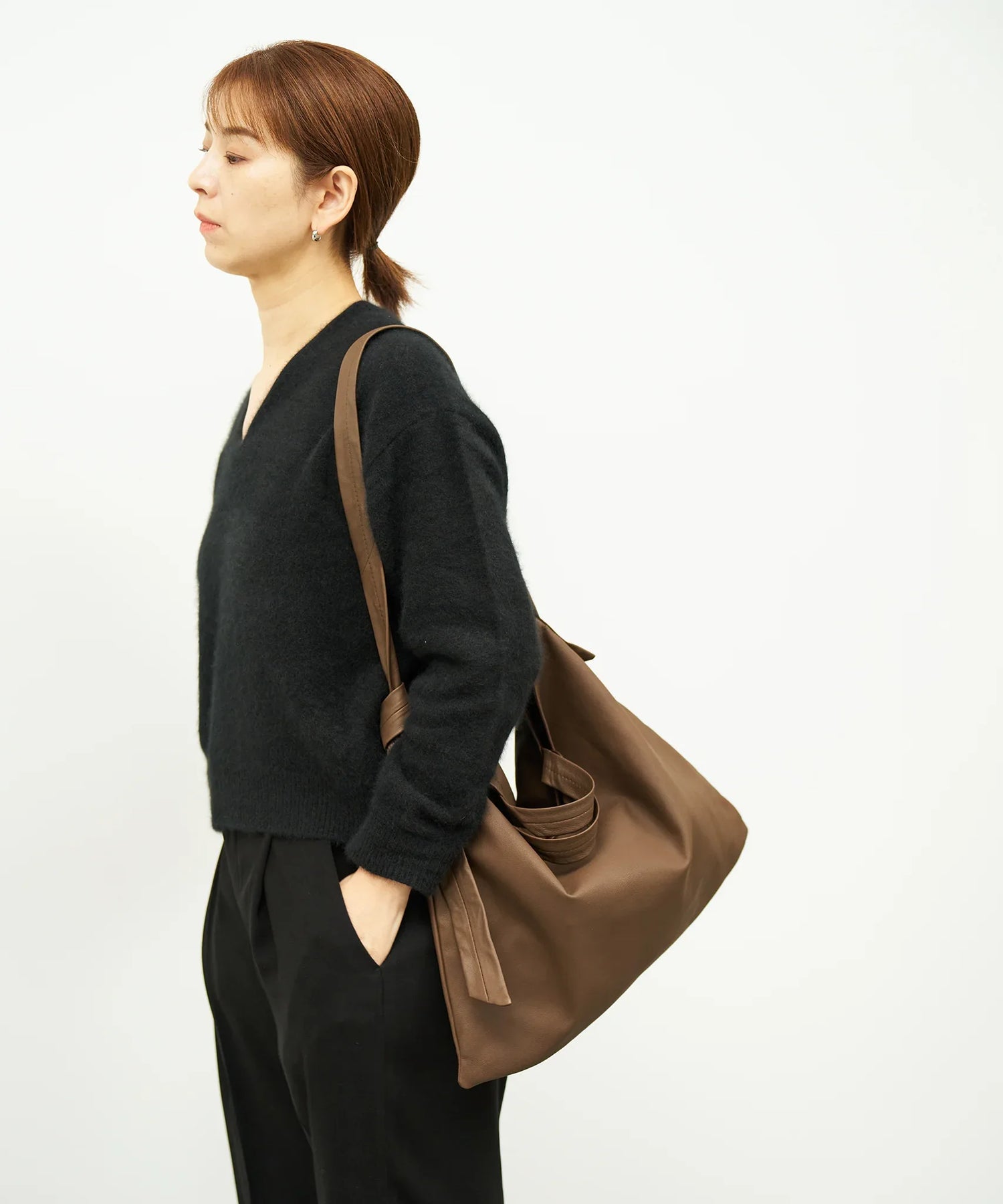 REN】《ショルダーバッグ》軽くて柔らかい、2way仕様のスクエア型