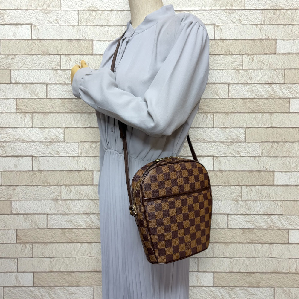 LOUIS VUITTON ⁄ テムズPM_モノグラム・キャンバス_BRW⁄PVC⁄BRW LOUIS