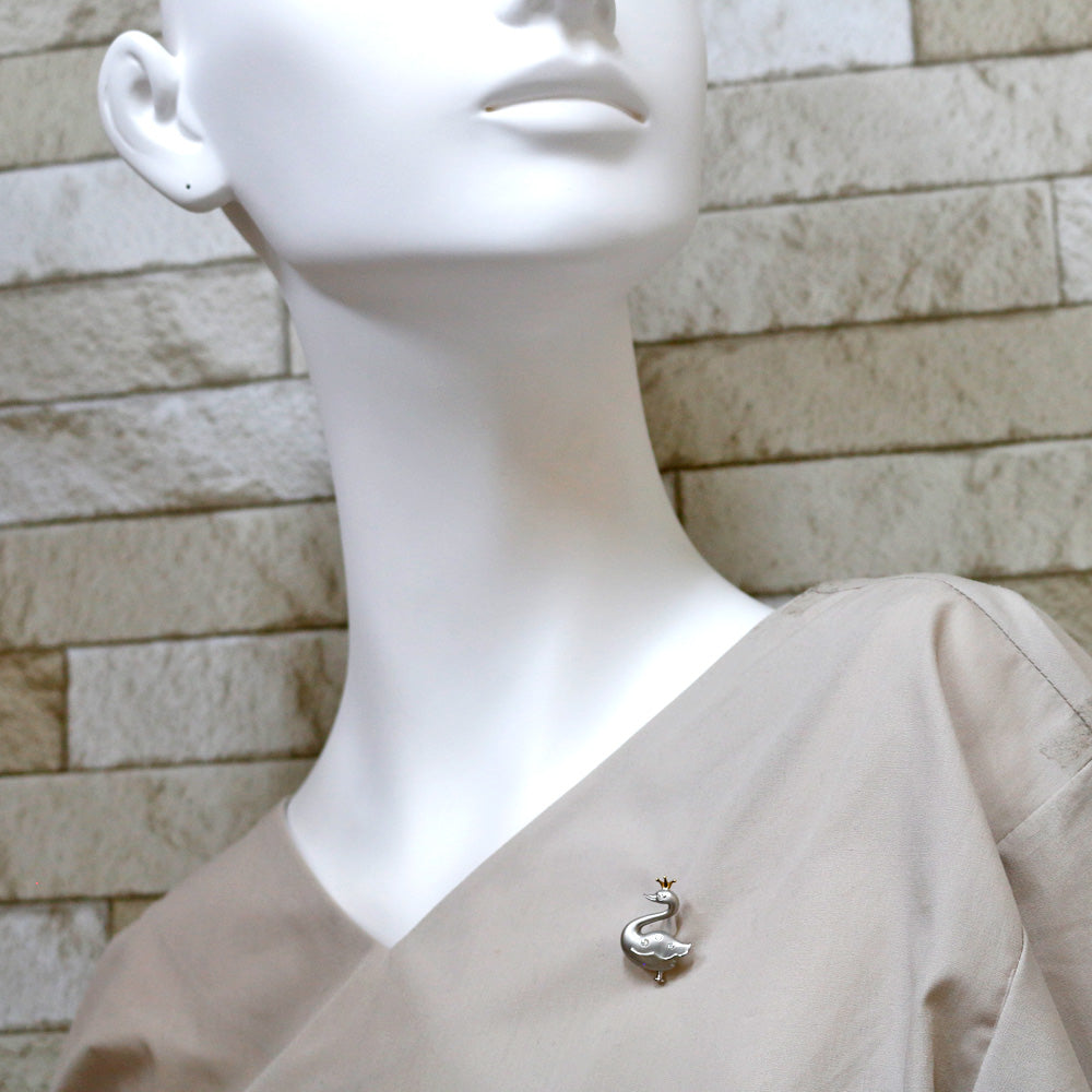 中古】 タサキ TASAKI K18WG ブローチ ダイヤモンド 白鳥 スワン 鳥 18