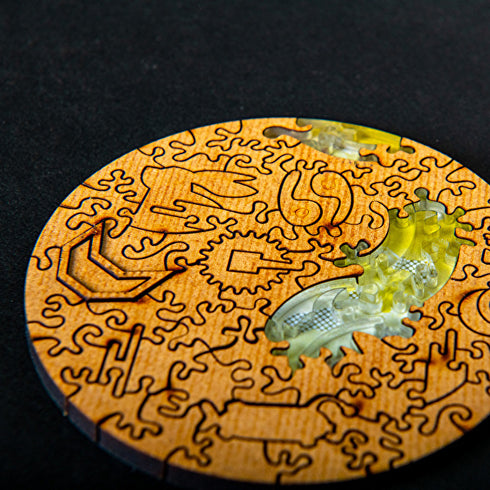 6月入庫分予約】宇宙の破片 MOON 月と専用フレームセット – ご褒美パズル