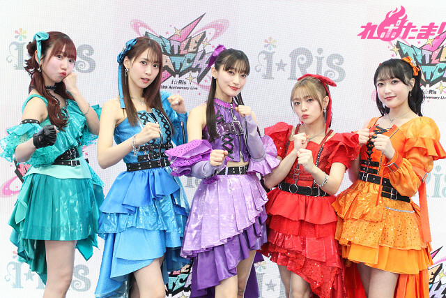 メンバーがライブへの意気込みを“拳”で語る！ 2025年11月15日（土