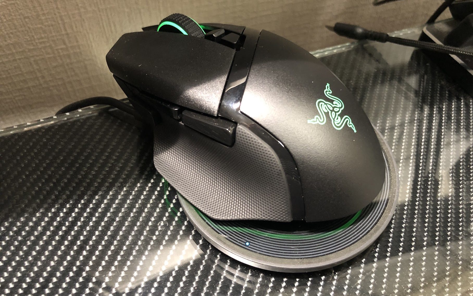肉】Razer Basilisk V3 Pro＋無線チャージングパック Amazon.com