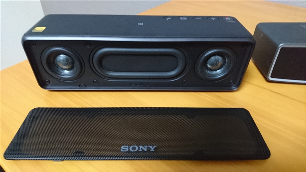 価格.com - 『SRS-HG1はスピーカーグリルをワンタッチで外せる』SONY h