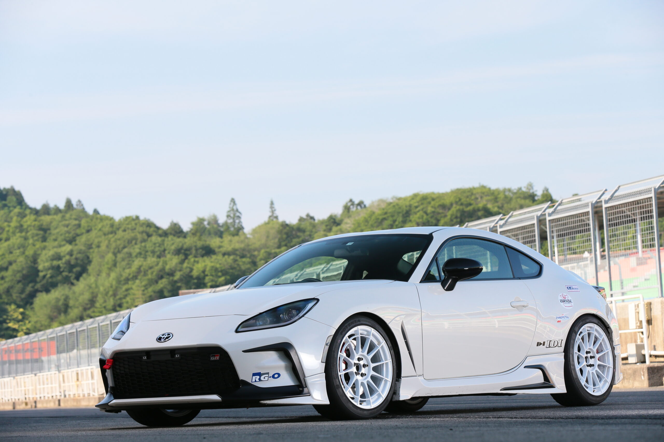 RG-O ZN8 GR86「開発中のエキマニとGR86/BRZ専用設計ホイールのNT03RR