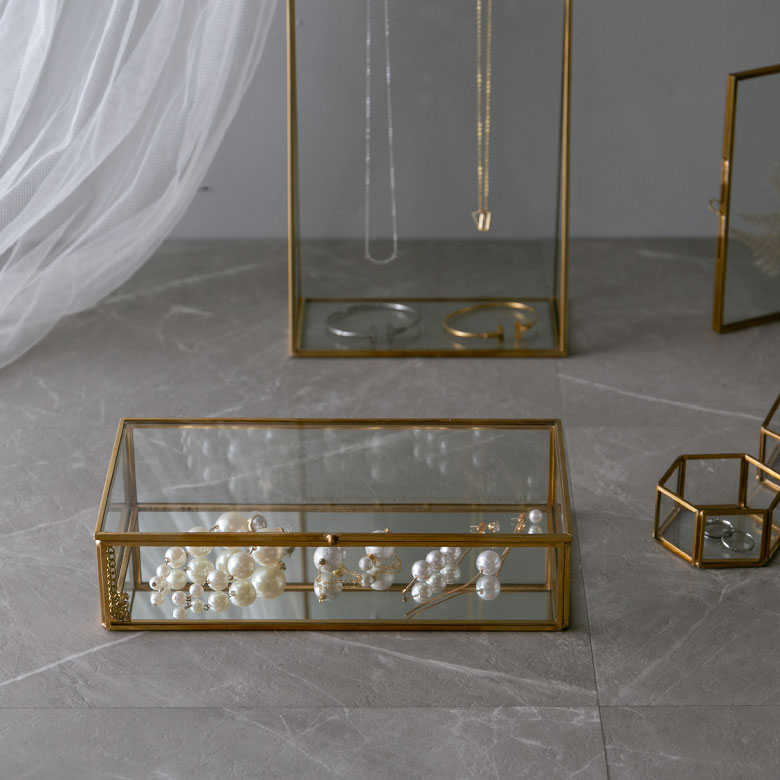 ガラスと真鍮でできたジュエリーボックス(63280) 【ガラスボックス