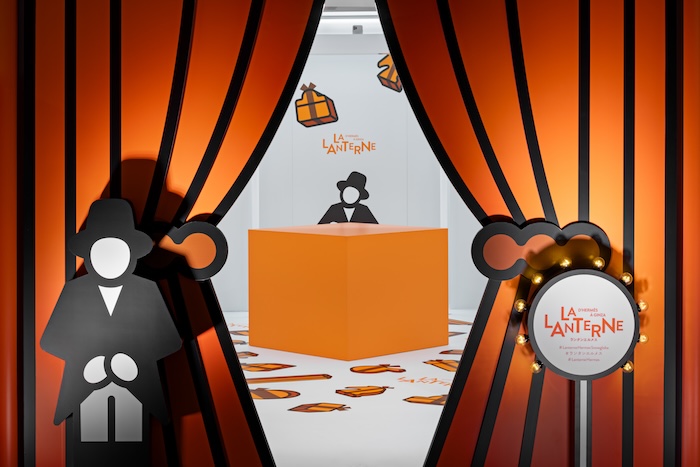 銀座エルメスに巨大なオレンジボックス出現。3Dスノードームを撮影