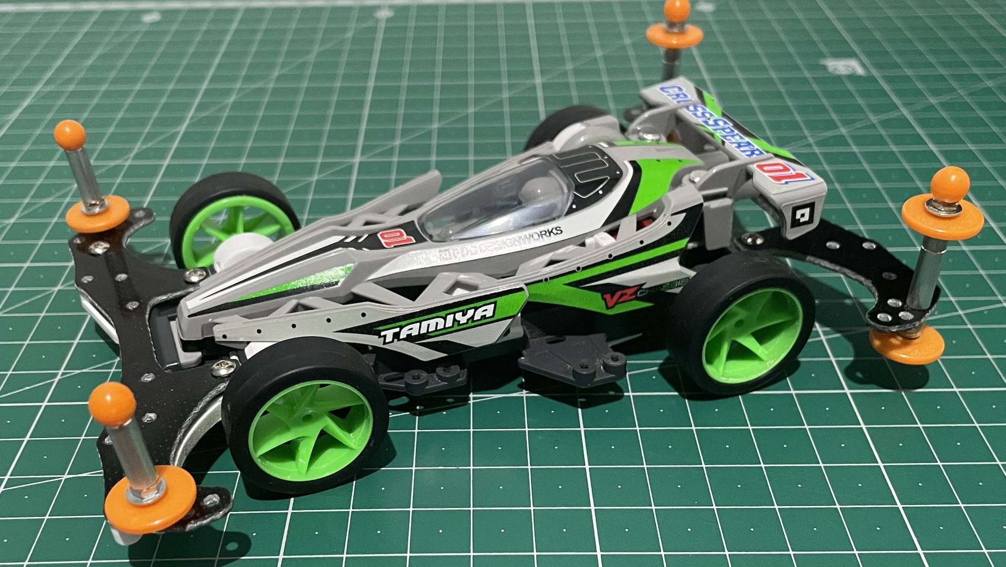 ミニ四駆】ローラーってどう付ければ良いの？？基本形『たからばこ