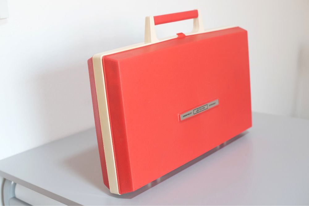 通販｜レトロなポータブルレコードプレーヤー｜ビクター（victor） PE