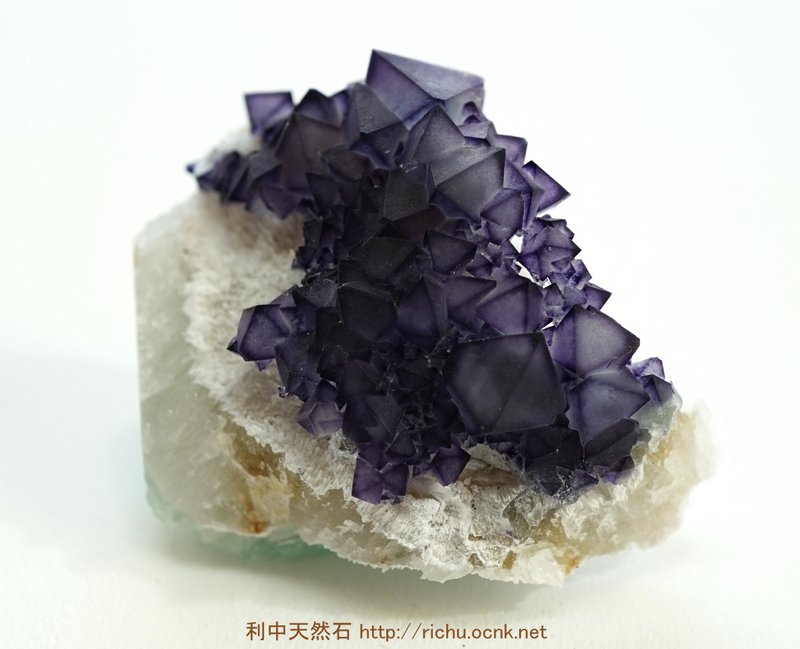 超特大108 g イリノイ産 バイカラーフローライト 蛍石 八面体 原石